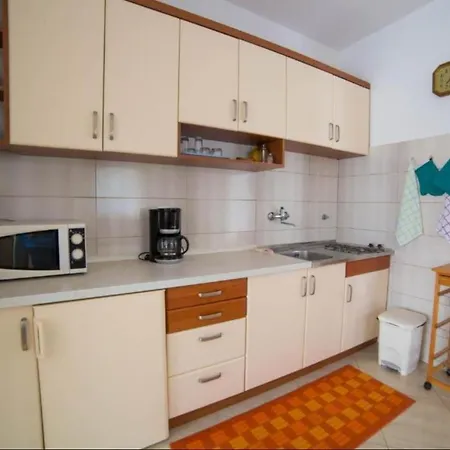 Apertments Jenny For Max 8 Pax In 4* Poreč